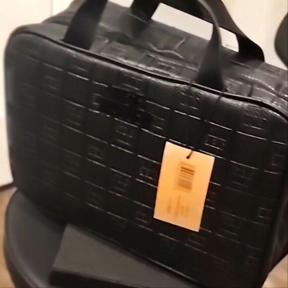 Steve Madden Block Logo Weekender Cosmetic Case - Picture 5 of 10